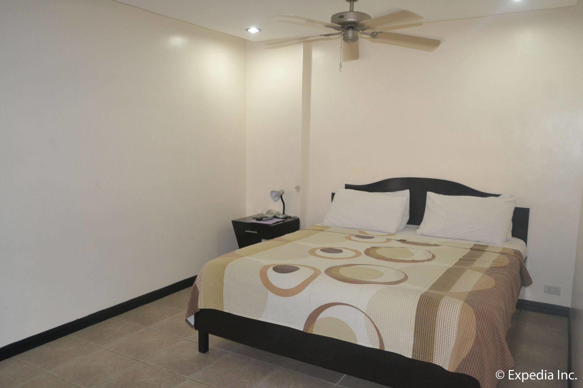 Boomerang Hotel Ángeles Extérieur photo