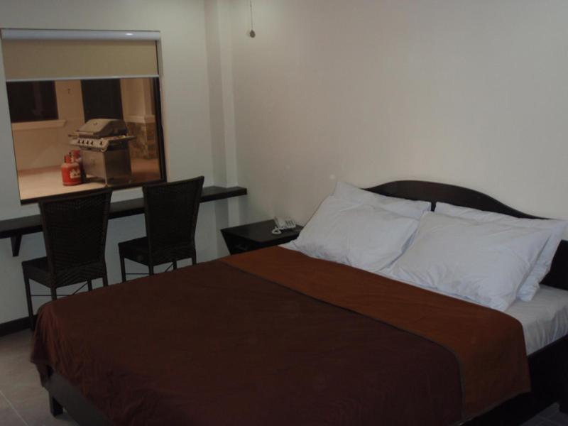 Boomerang Hotel Ángeles Extérieur photo
