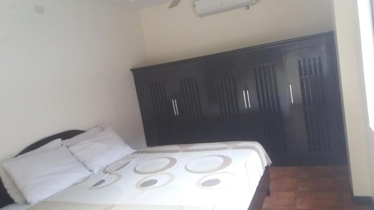 Boomerang Hotel Ángeles Extérieur photo